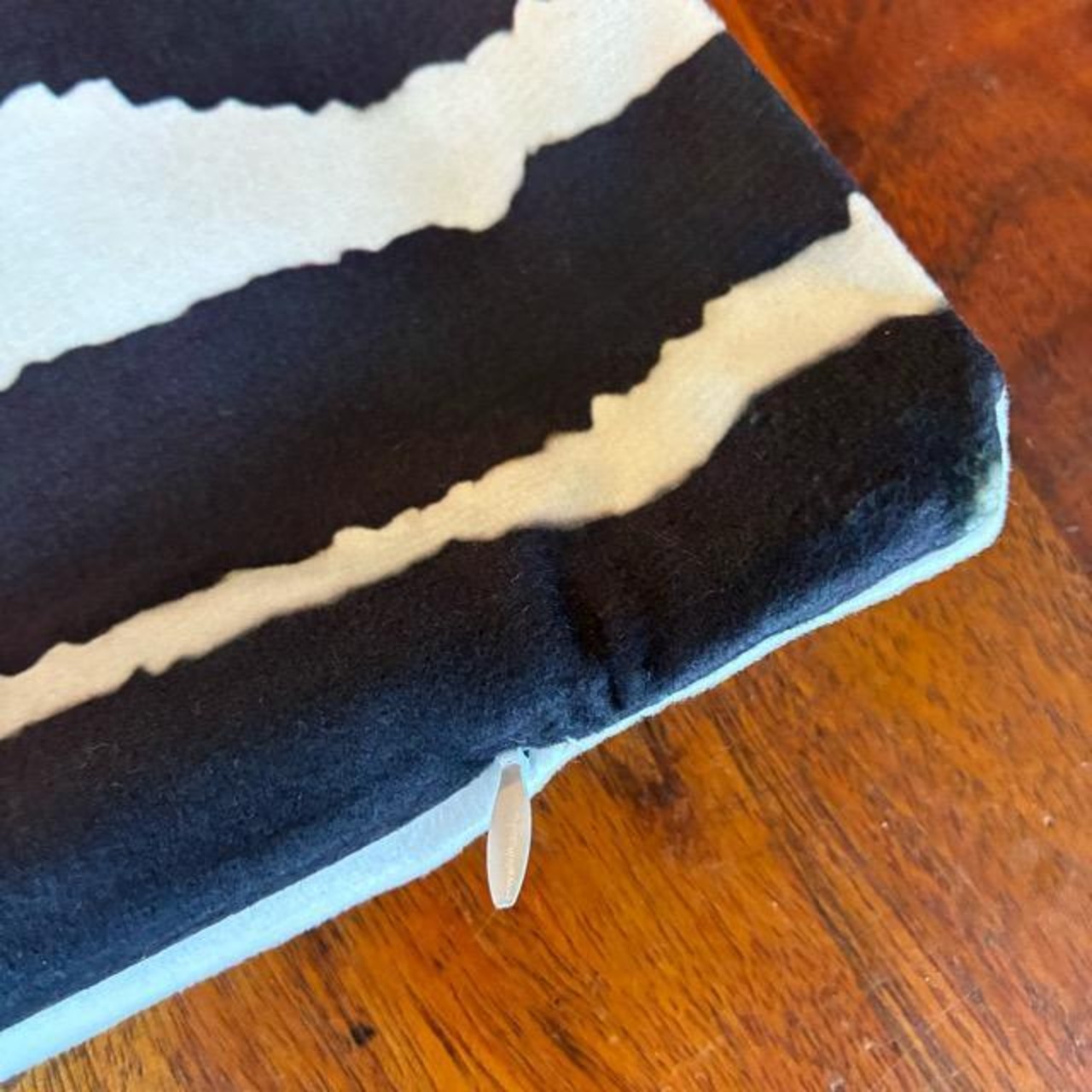 TOPANGA Homefurnishing Smooth touch animal cushion cover Zebra　45×45cm　スムースタッチアニマルクッションカバー　ゼブラ　シマウマ　モダン　リゾート