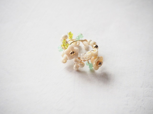 bell flower ear cuff(white＆green)