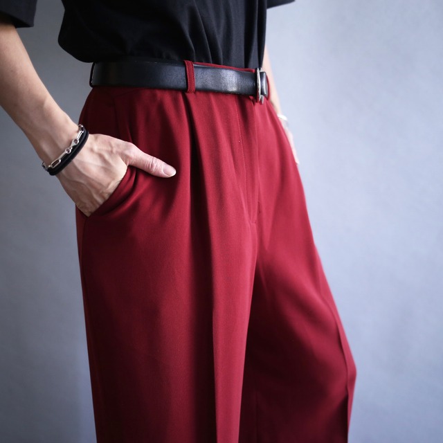 1-tuck straight silhouette deep red wide slacks