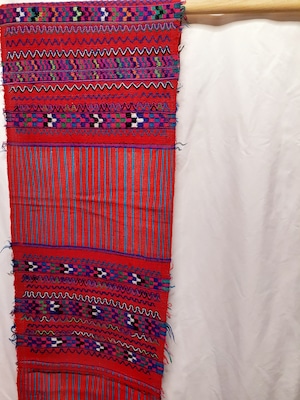 民族衣装の小物・鮮やかな配色の織物（グアテマラ）