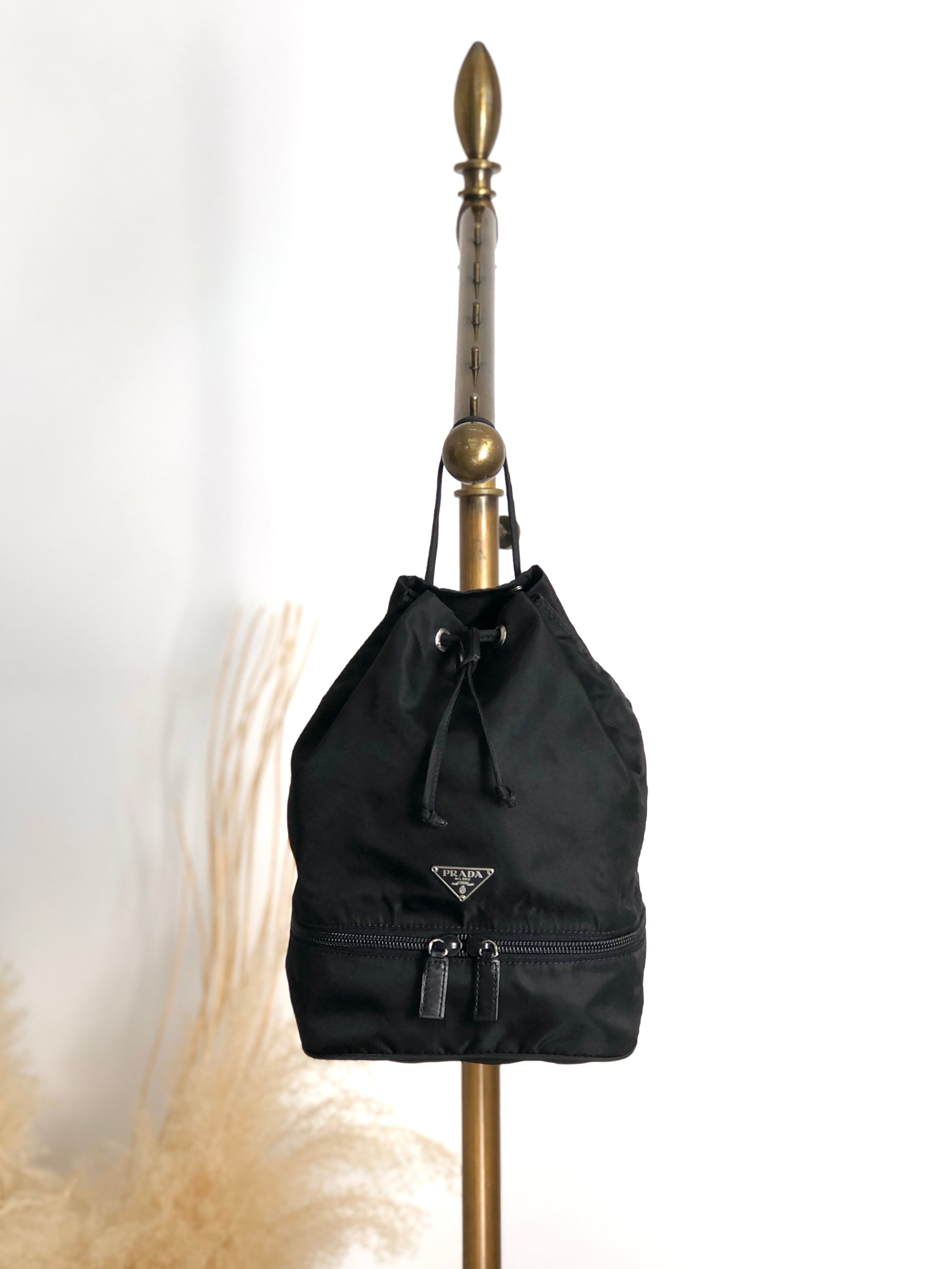 BURBERRY バーバリー ハンドバッグ ブラック プレートロゴ レザー