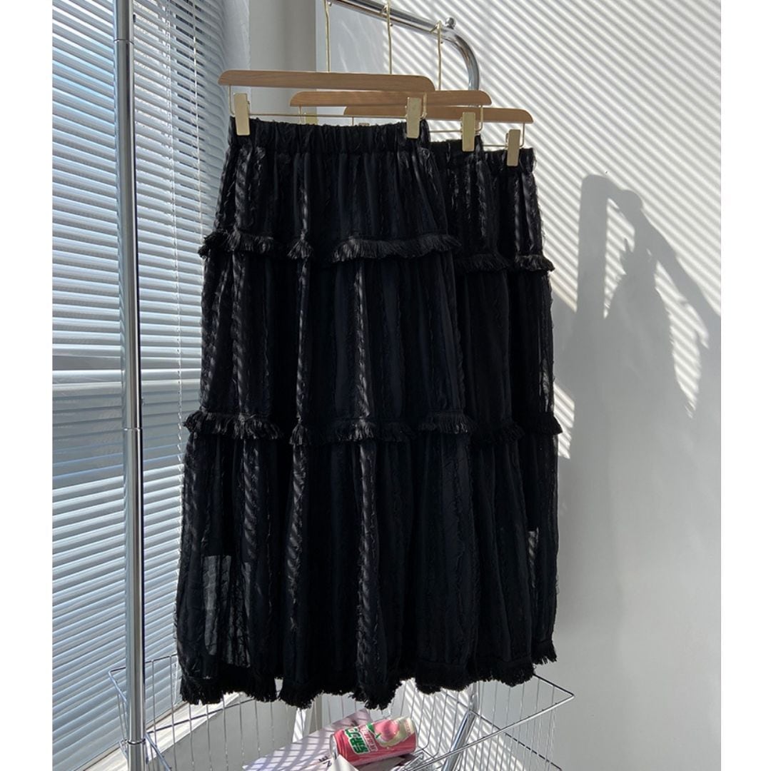 elegant elastic lace fringed skirt | MAYC elegant elastic lace fringed skirt | MAYC