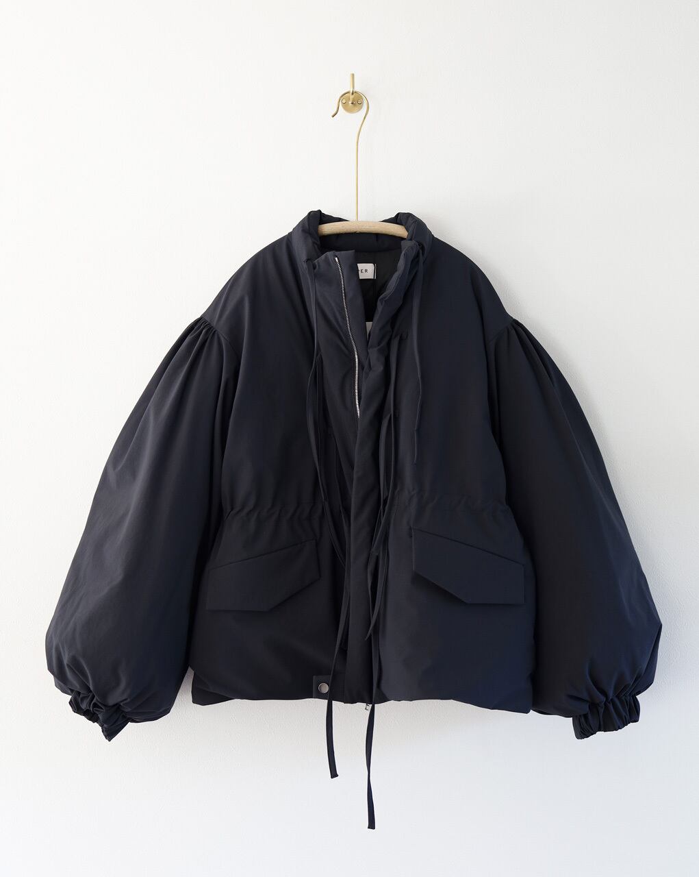BELPER - PUFF SLEEVES DOWN JACKET / BLACK | momi