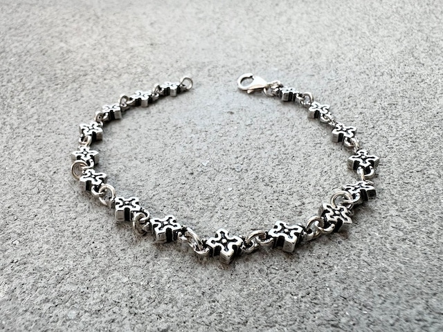 ROYAL ORDER Tiny cross bracelet silver 925