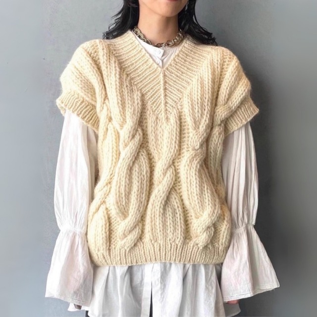 ケーブル編み オーバーサイズ ニットベスト　204402