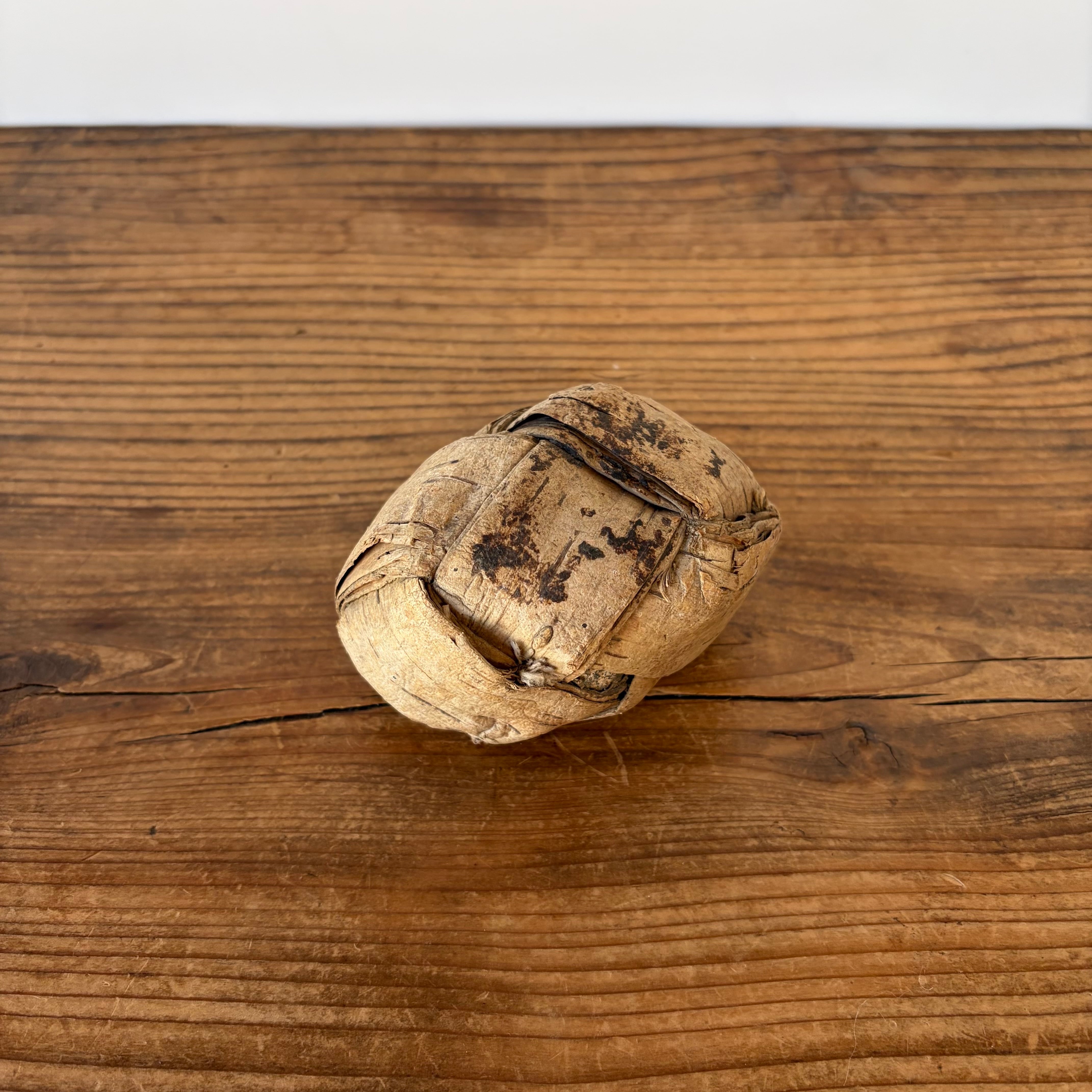 Fishing Weight / Birch Bark & Stone | troldhaugen antiques ｜ 北欧