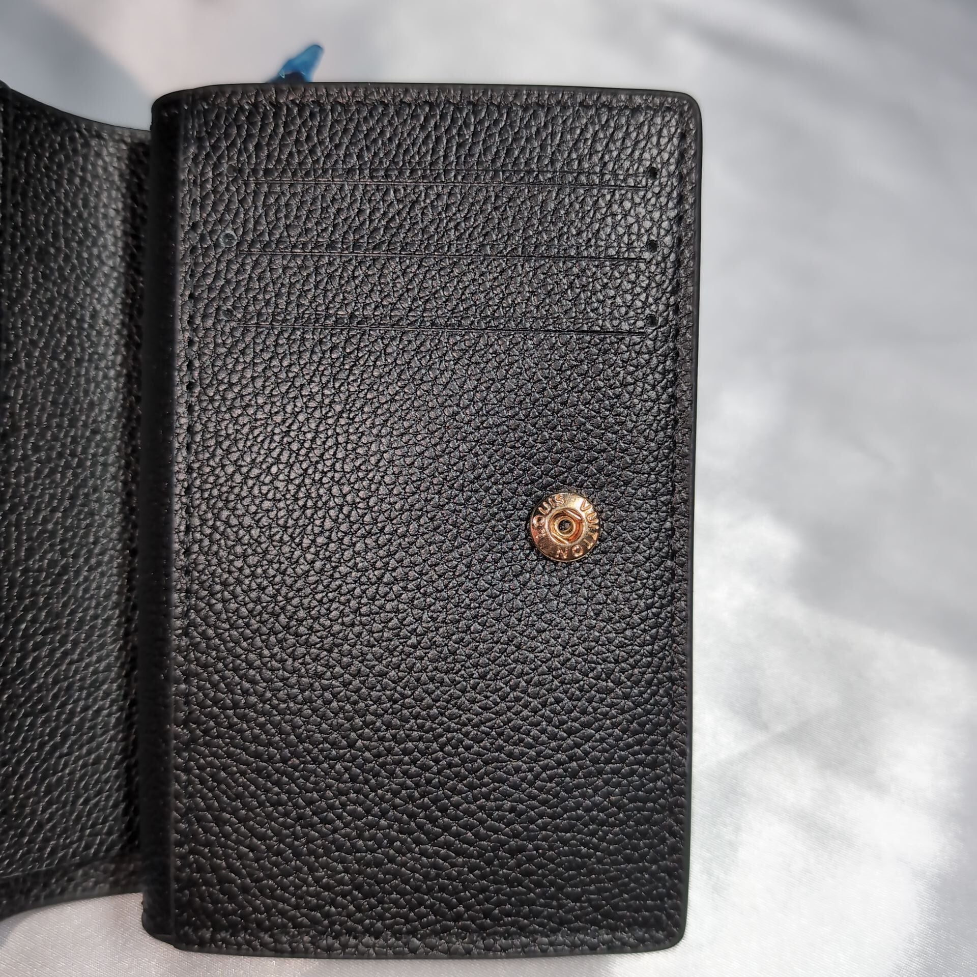 ルイヴィトン 二つ折り財布 ポルトフォイユ・クレア ブラック×ベージュ