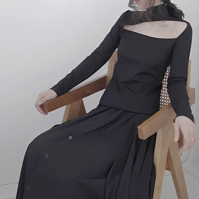 Decolletage cut design tops C0672