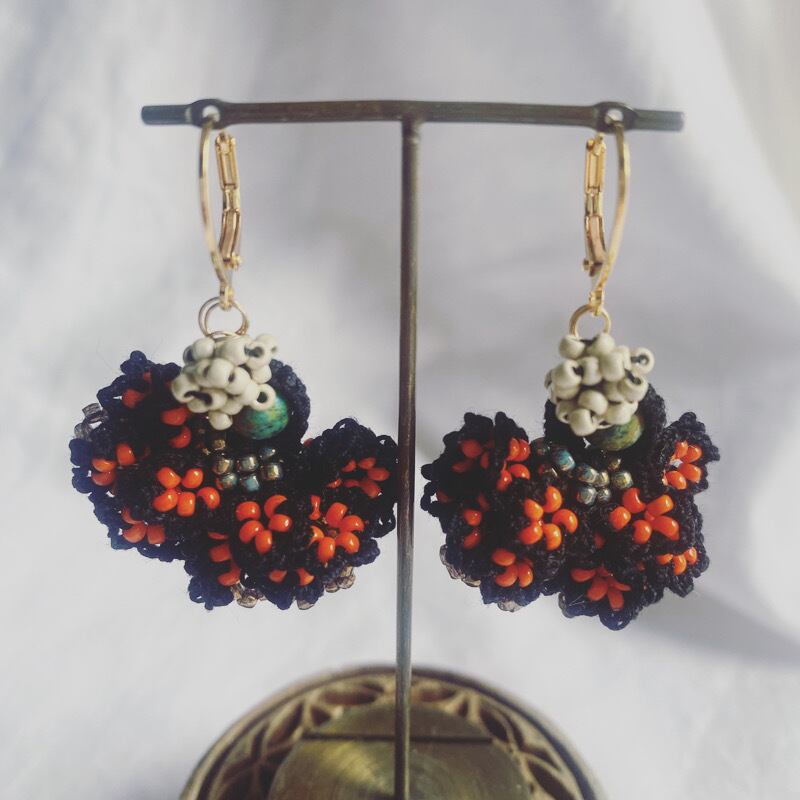 FOLKLOR "POMPON" -PrimaDonna-