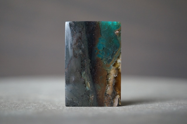 インドネシア産ブルーペトリファイドウッド Blue Opalized Petrified Wood 2121
