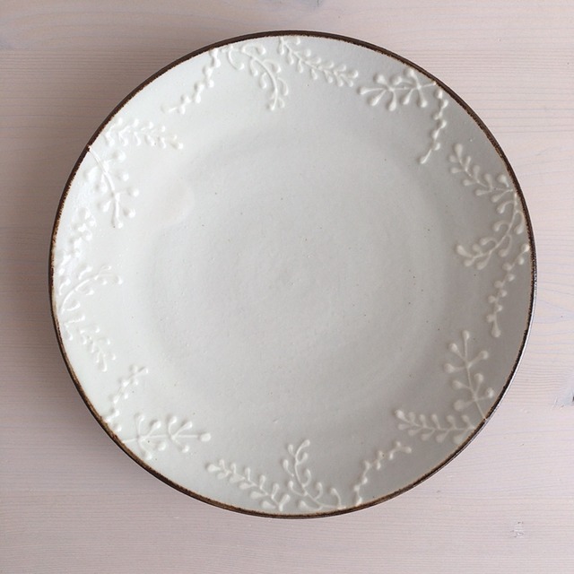 nagaremo pottery   イッチン　7.5寸皿