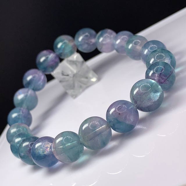 f66幻想的な色合い♪フローライトブレスレット