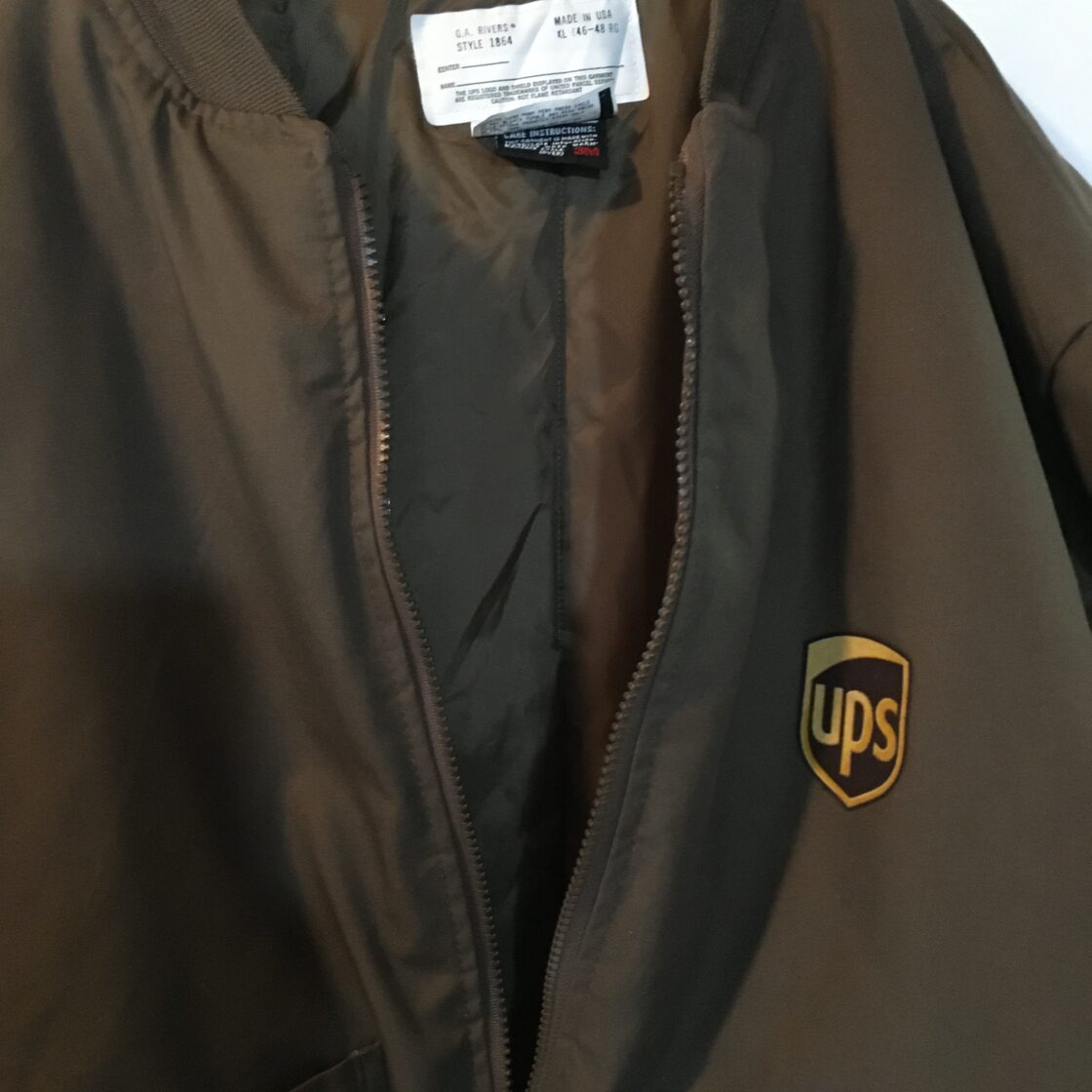USA製】入手困難 希少 UPS ワークジャケット 企業ロゴ 中綿 XLサイズ 
