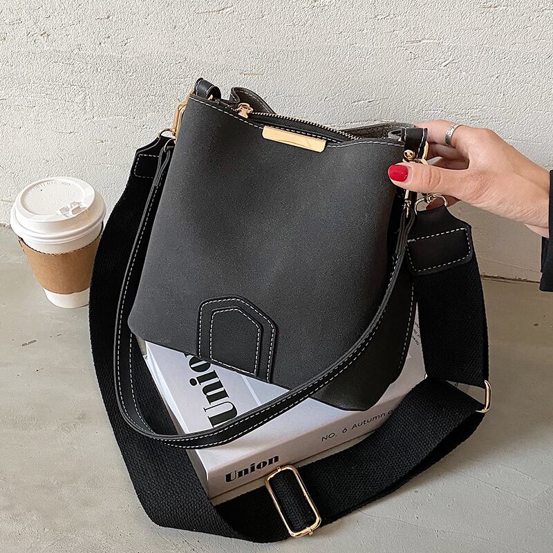 シンプルなビッグバッグ2020新しい流行のファッションカジュアルフロストワイルドネットレッド大容量ワンショルダーポータブルバケットバッグ Tiancai_Wing_Bag77445283952