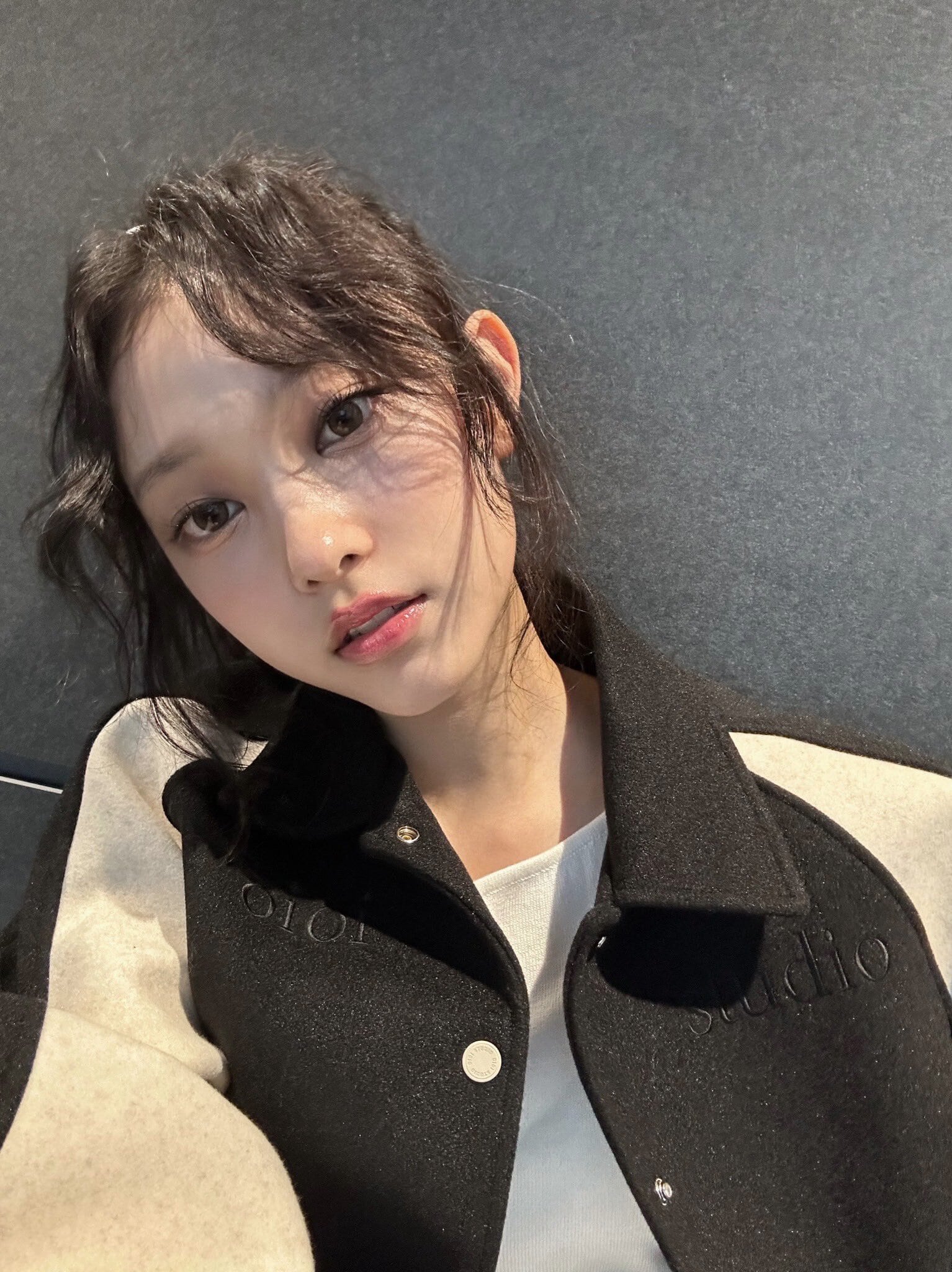 ☆New Jeans ヘリン 着用！！【OIOI】LAYERED LOGO CROP VARSITY