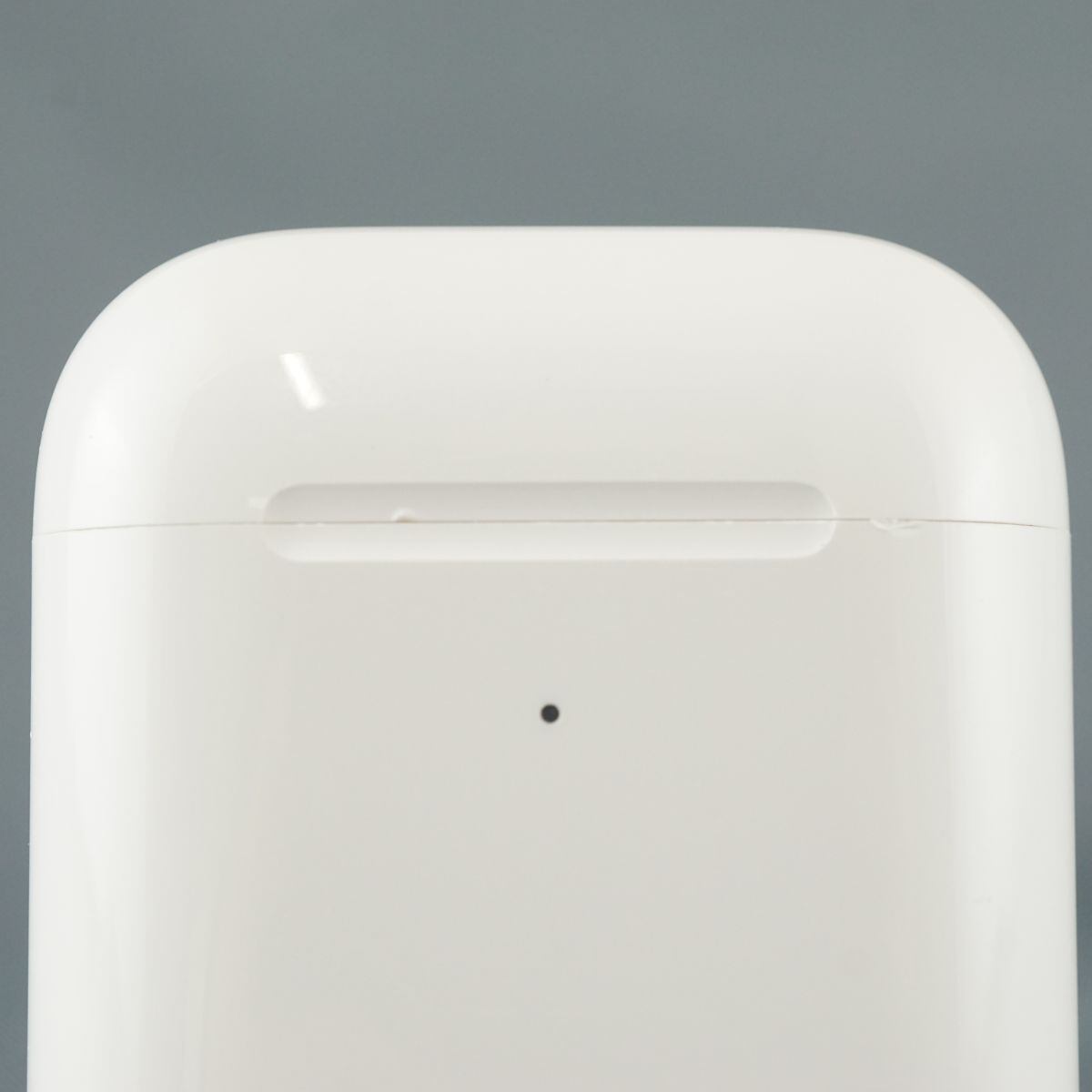 美品 AirPods + Wireless Charging Case 第2世代