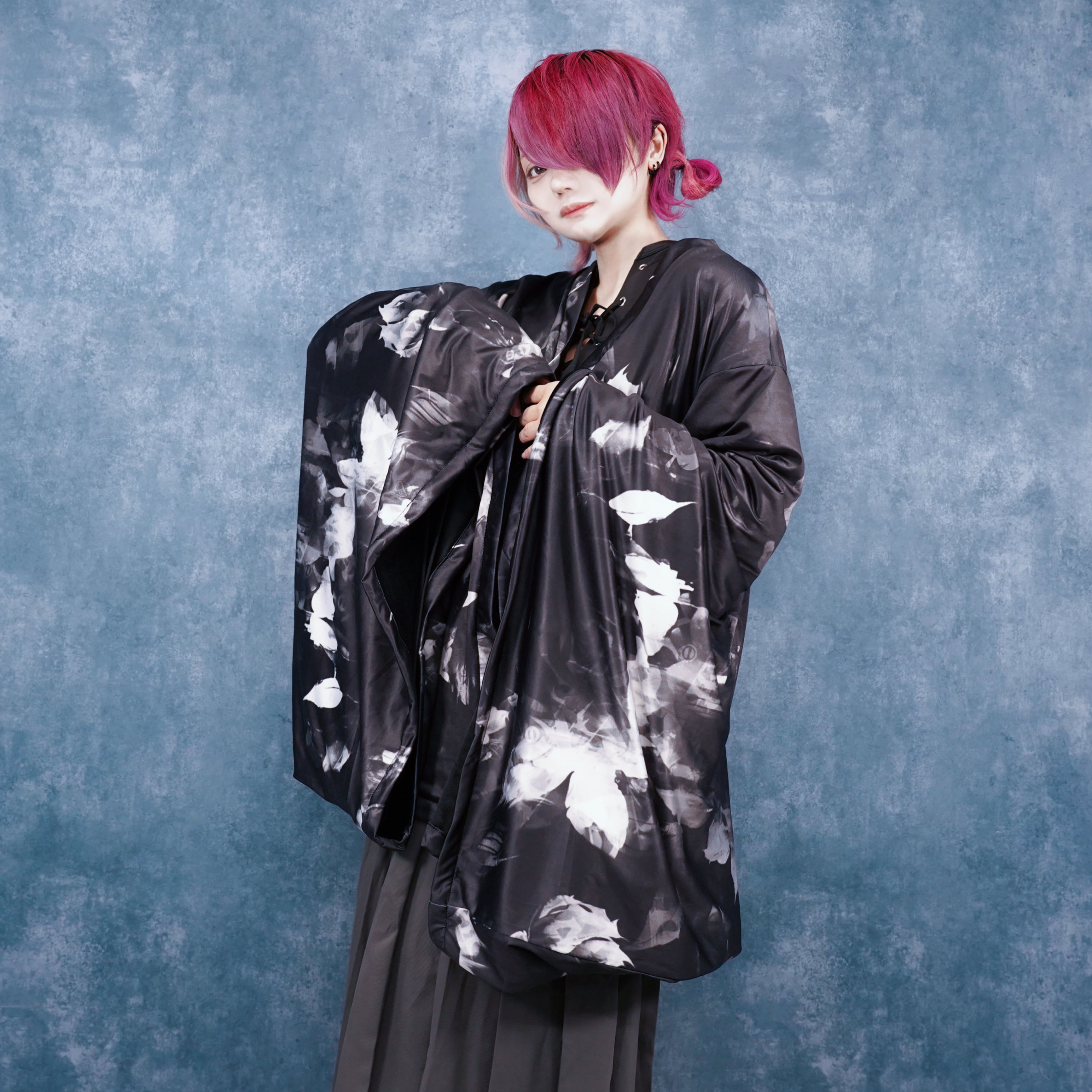 内側防寒フリースUNISEX着物袖羽織 ― ROSE MONOCHROME | NIER CLOTHING