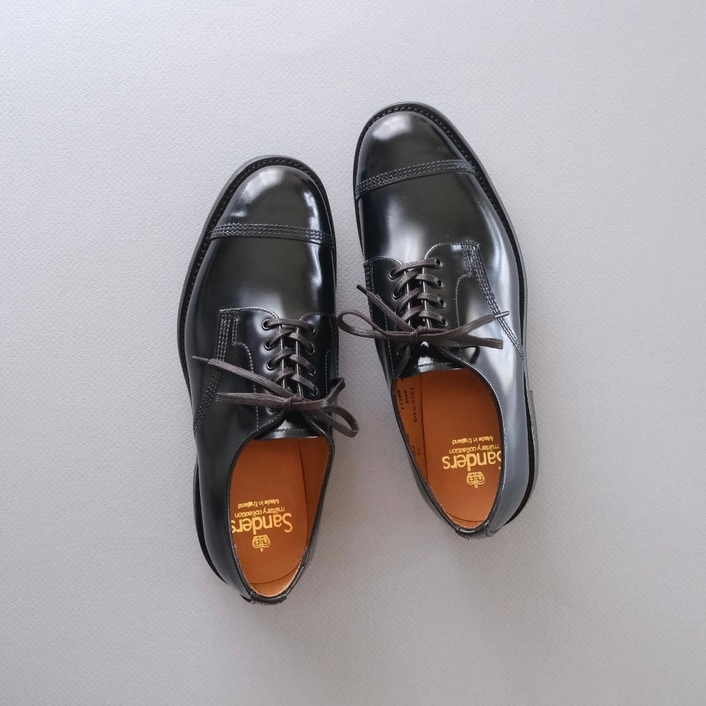 英国ノーザンプトン製 SANDERS（サンダース ) ”1128B Military Derby Shoe” (ミリタリーダービー)  ポリッシュドカーフ黒 UK5,5H,6,6H,7,7H,8,8H | WALLS_OSAKA powered by BASE