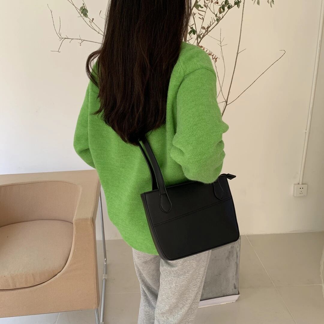 切り替えライン入り　ショルダーバッグ　AS103-003