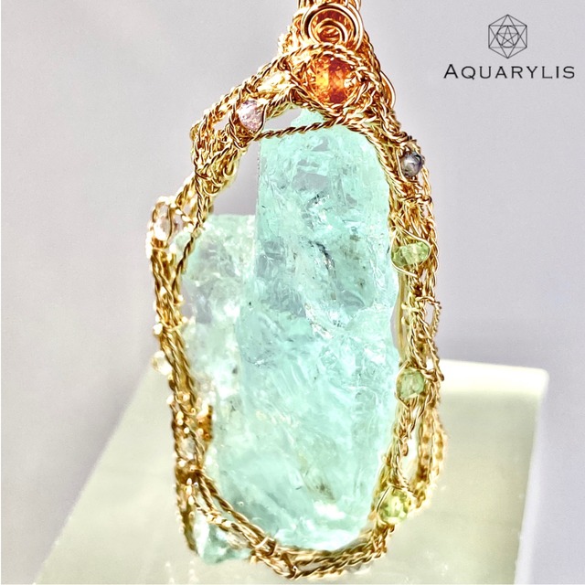 翼を広げて アクアマリンペンダント 宝石質 天然石ジュエリー ブランド おしゃれ アクアマリン ペンダント パワーストーン 人気 効果 意味 誕生石 石言葉 本物 アクアリリスonlinestore
