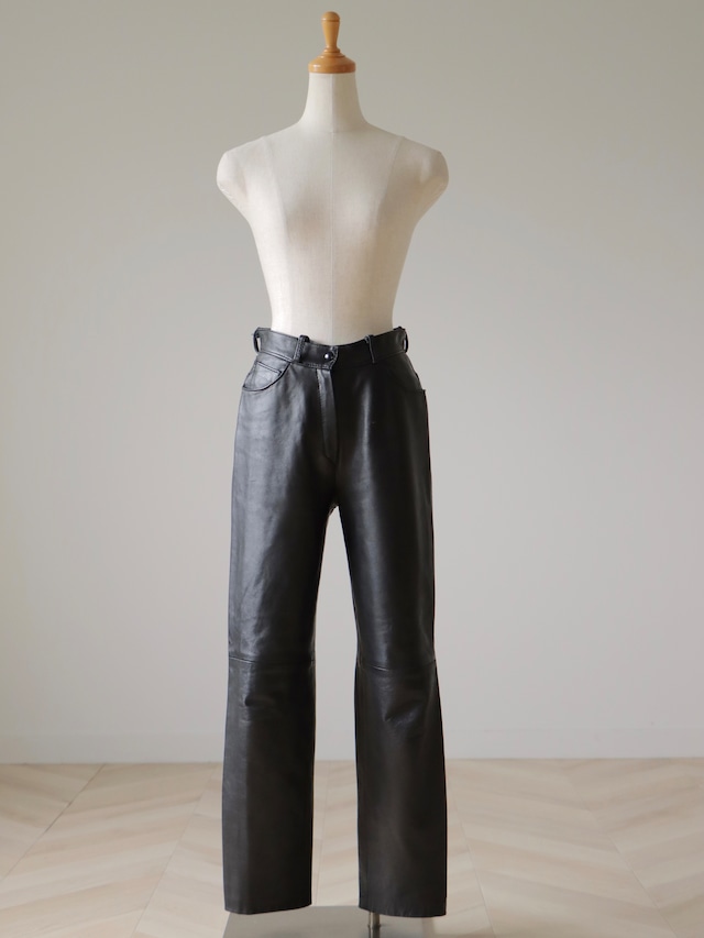 ●black genuine leather pants①