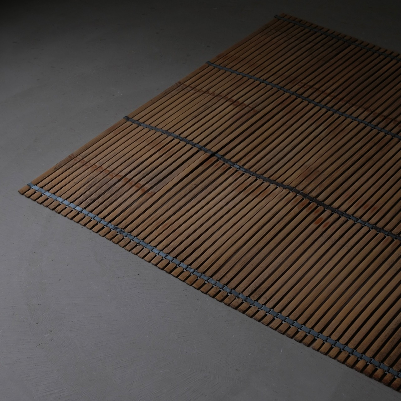 Blind or Rug