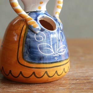 スペインから届いた、華やかな女性の楊枝入れ