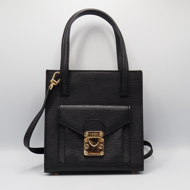 12/22掲載 FENDI ショルダーバッグ エピ レザー ブラック フェンディ