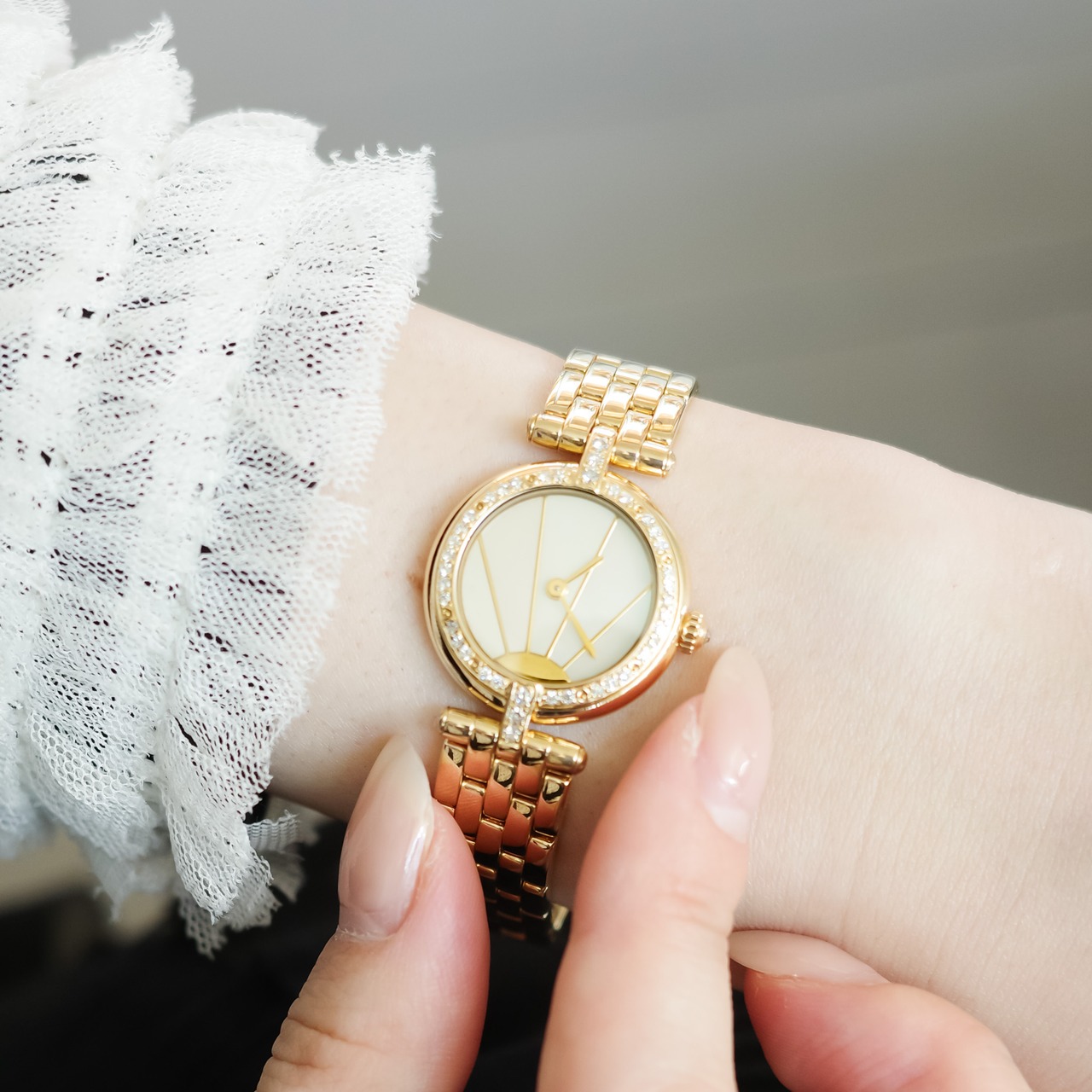 カルティエ パンテール ラウンド SM ゴールド 純正ダイヤモンド シェル文字盤