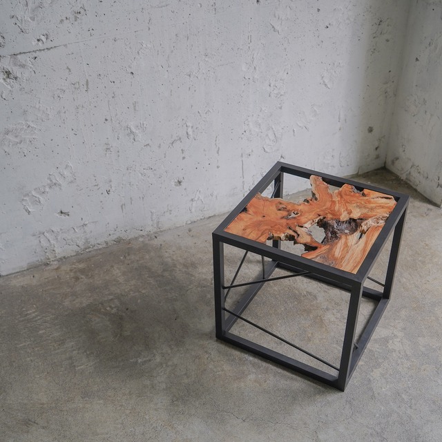 ケヤキのローテーブル 店舗什器 ソファーサイド 寝室などにも