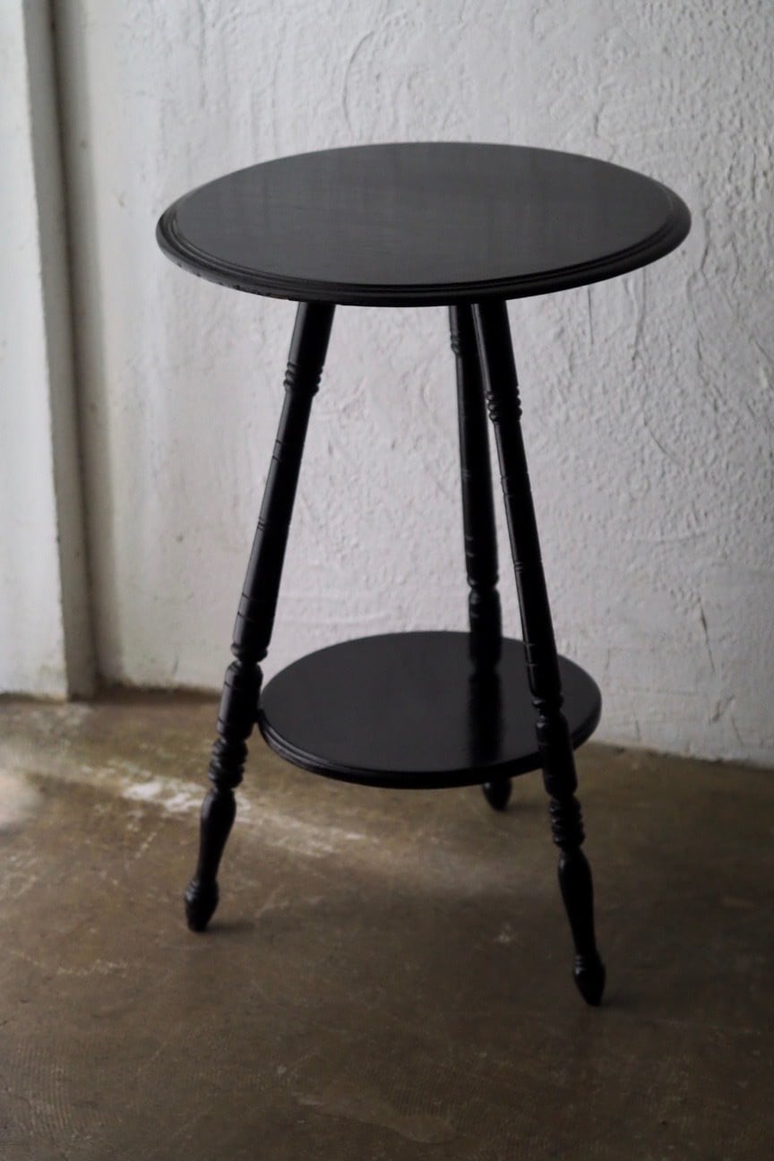 黒のサイドテーブル-antique round side table | アンティーク