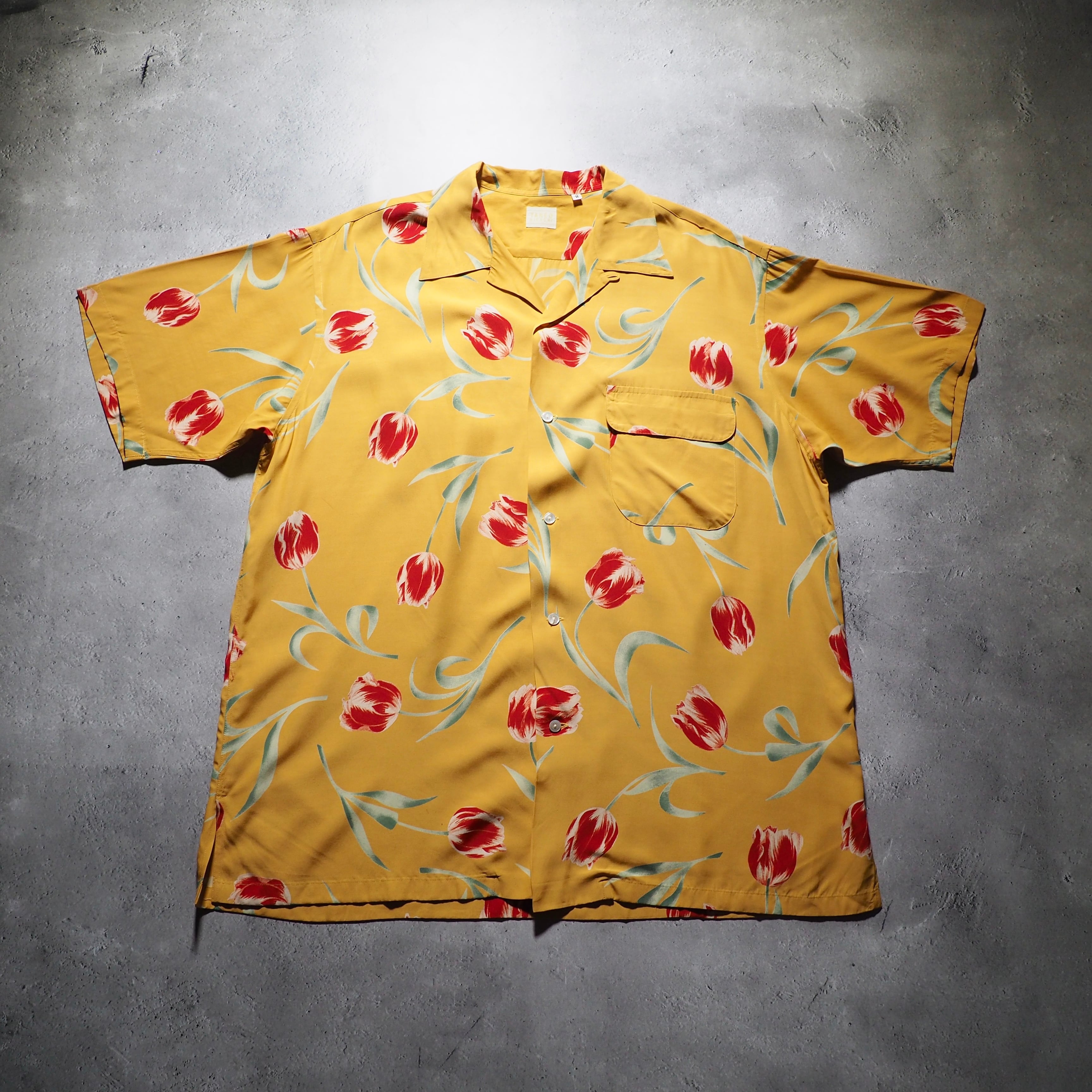 1990s ” TAKEO KIKUCHI ” Beautiful Tulip flower painted vintage Open collar shirt