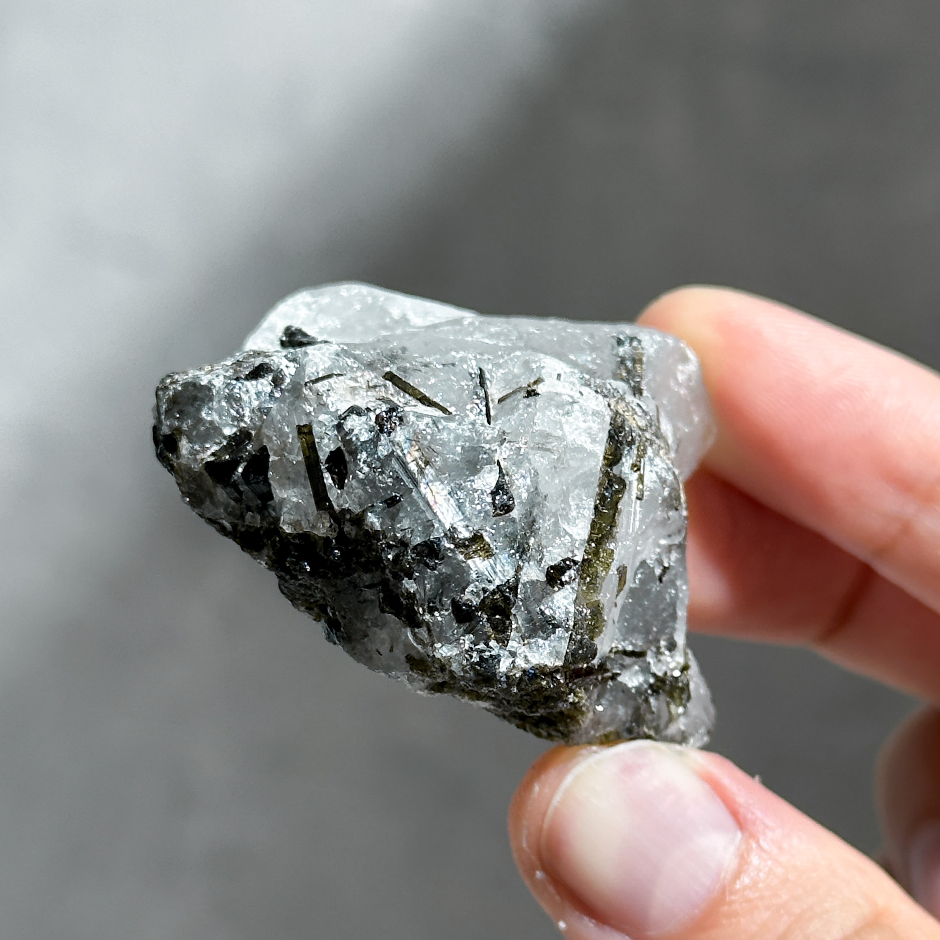 ミナスジェライス産グリーントルマリン 原石 24◇ Green Tourmaline