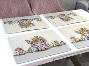 タペストリースクエアマット　ウクライナ製　テーブルセンター　うさぎ　ラビット　イースターエッグ