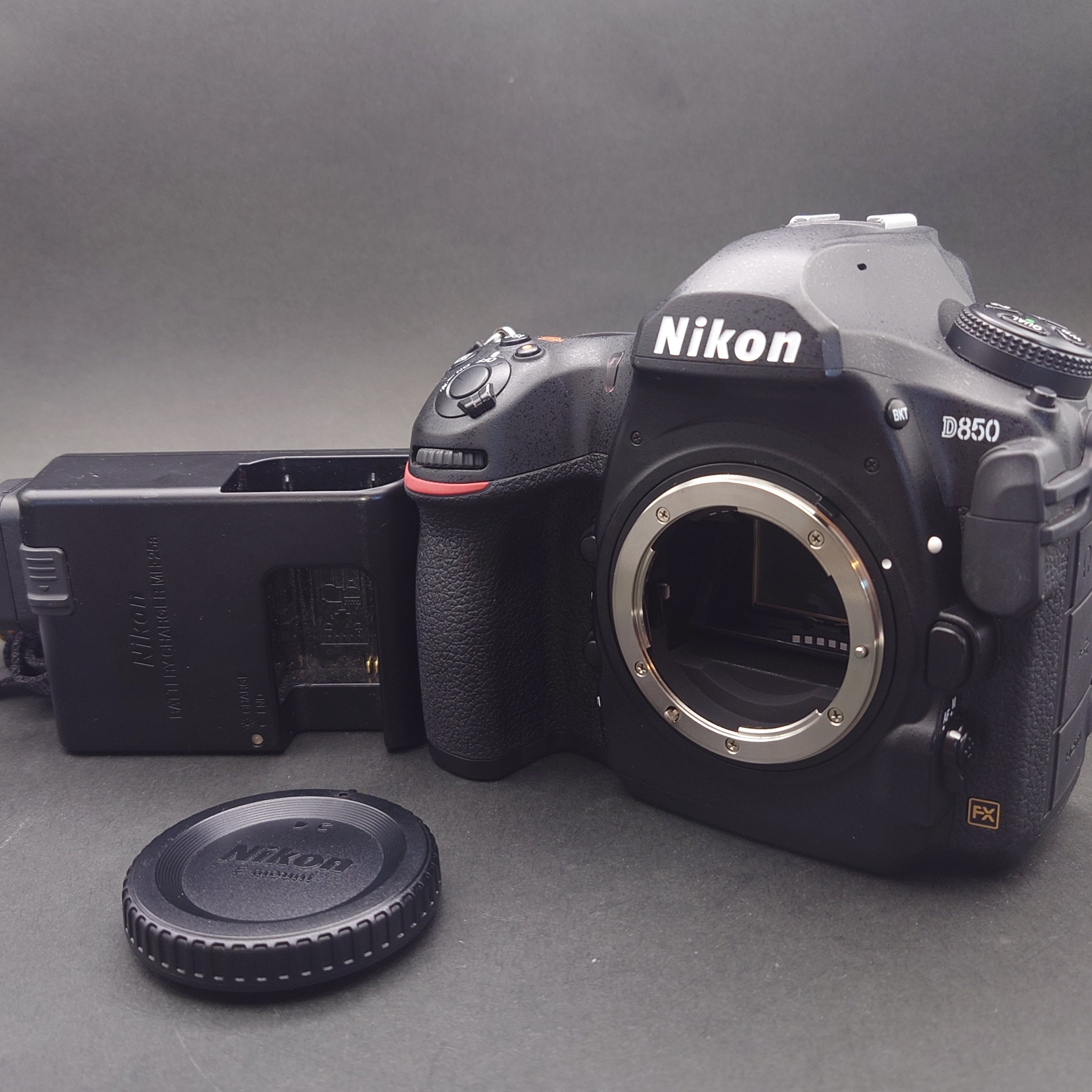 Nikon D850 ショット数5500以下