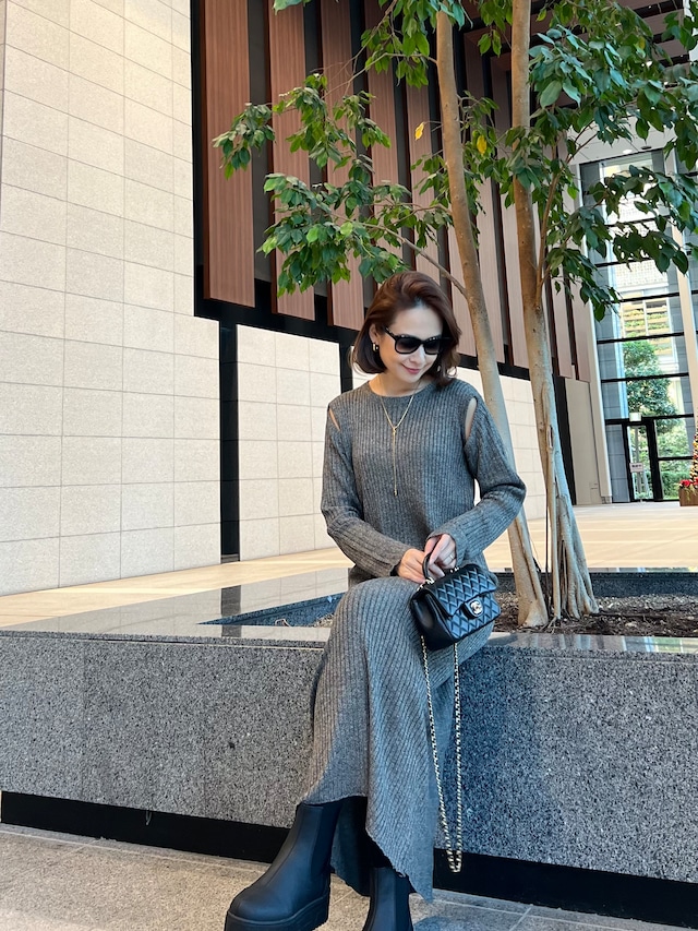 ショルダースリットリブニットワンピース