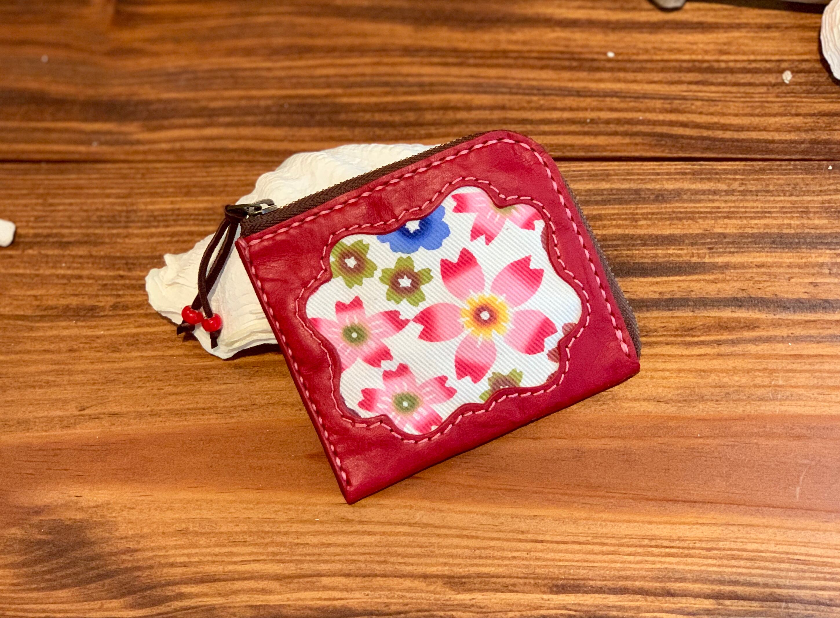 紅型  L字ファスナーミニウォレット     （桜柄）　革　赤