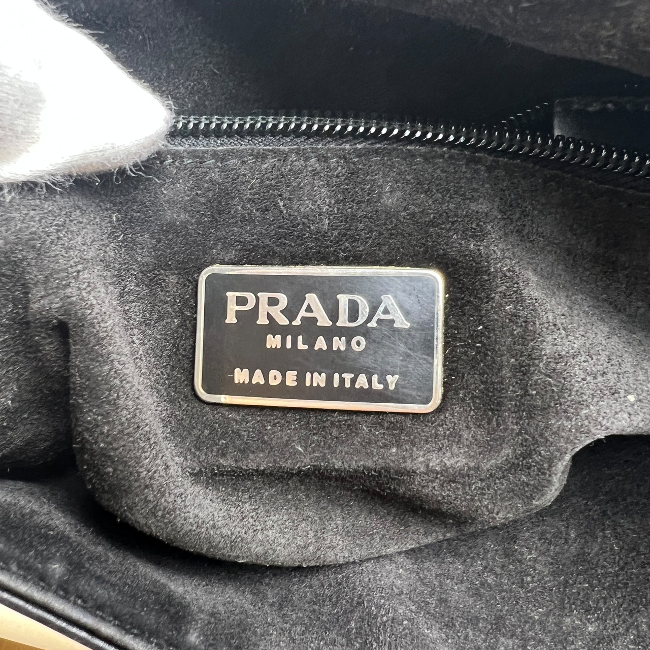 PRADA プラダ レザー ショルダーバッグ ブラック A-11997