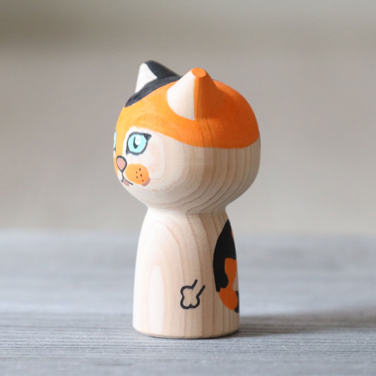 ミケねこ これから寝るつもりのミケ🛌 #猫 #三毛猫 #保護猫