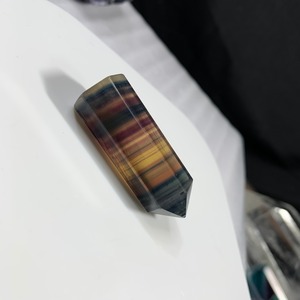 99 ポイント 変わった色合いフローライト