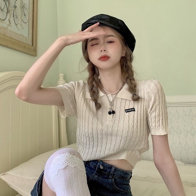 トップス Tシャツ ニットソー 白トップス ポロシャツ ショート ショート丈 袖あり 半袖 襟付き スリム タイト 細身 ストレート Iライン スマート 前開き ケーブルニット ニット サマーニット 薄手 かわいい シンプル カジュアル おしゃれ かっこいい レトロ 大人可愛い こなれ感 ラフ スポーティー キュート ガーリー セクシー 抜け感 無地 夏 10代 20代 レディース お出かけ 普段使い 韓国系 オルチャン ファッション スタイル モテ S M L XL 2XL 3XL ホワイト