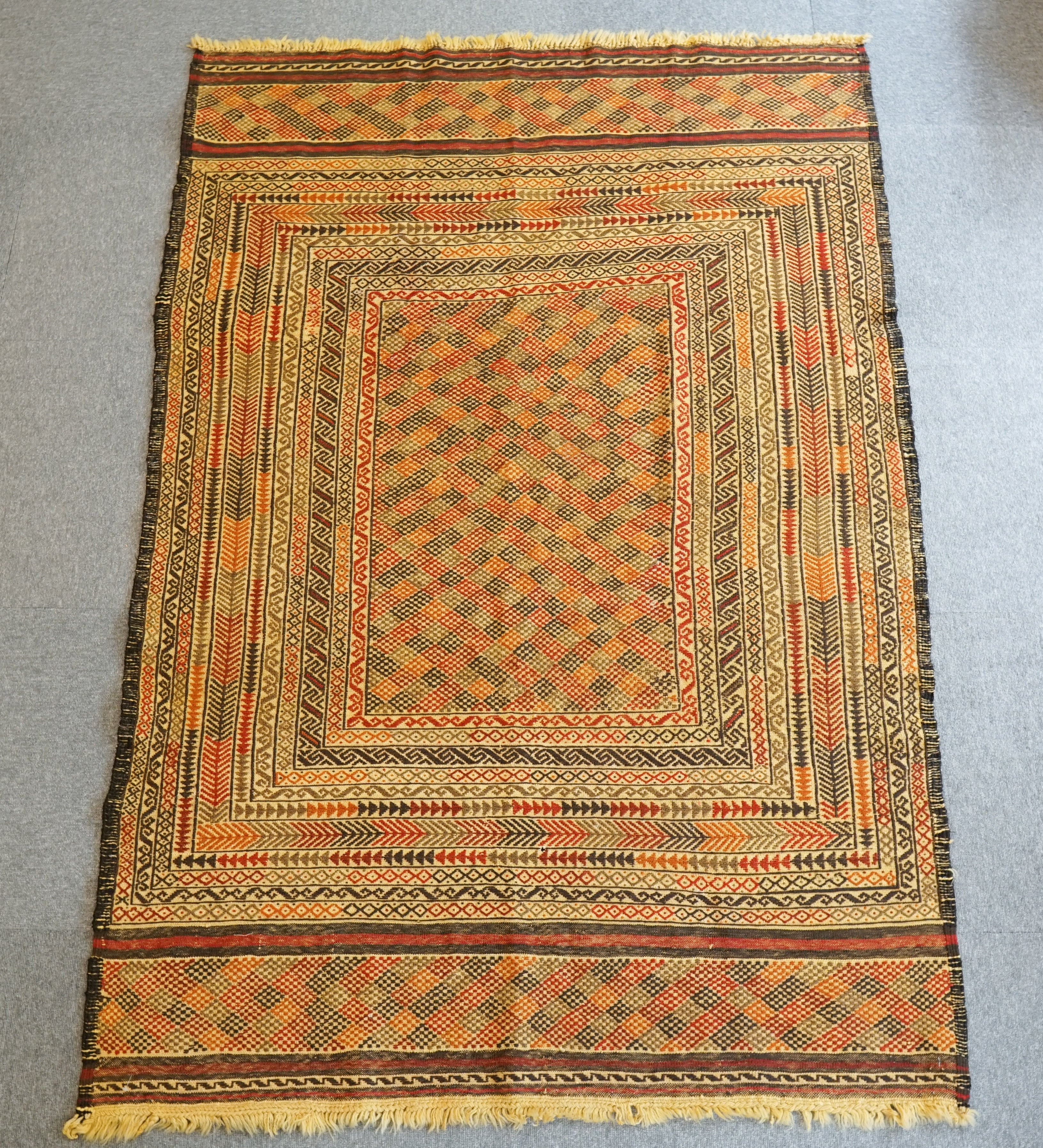 アフガニスタン オールド キリム 手織り絨毯 192×127cｍ リビングラグ-