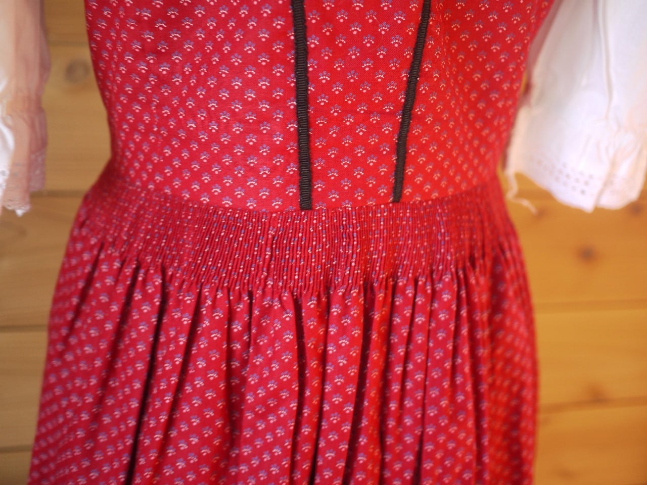 民族衣装 ディアンドル オクトーバーフェスト EDITH MODEN | こりすの