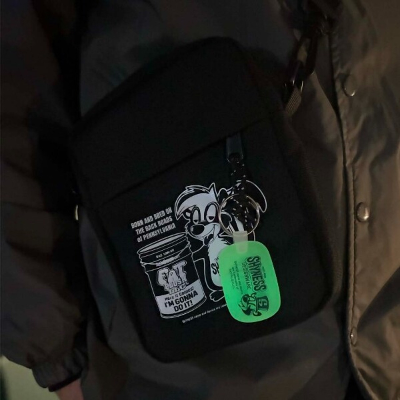 【SHYNESS ラバーキーリング  グローインザダーク