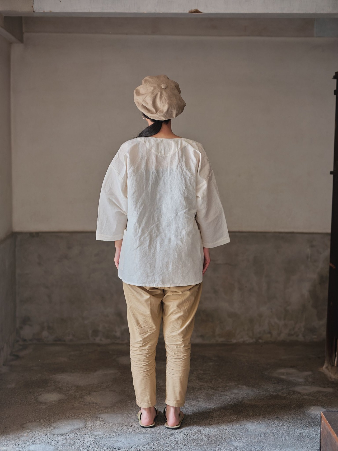 乘鞍印　綿麻ダボシャツ（生成り）