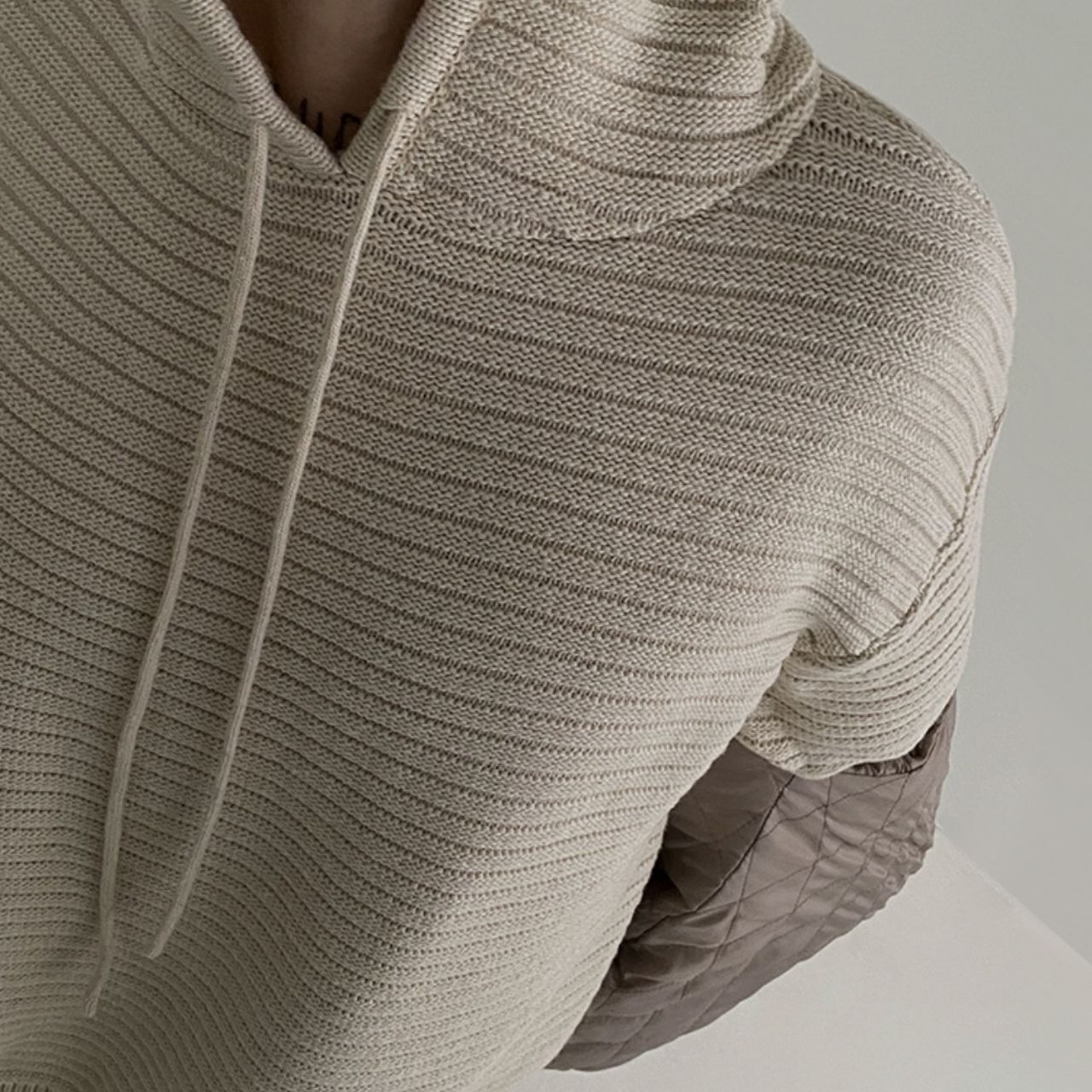 フード付きルーズプルオーバーニット　MT0080343