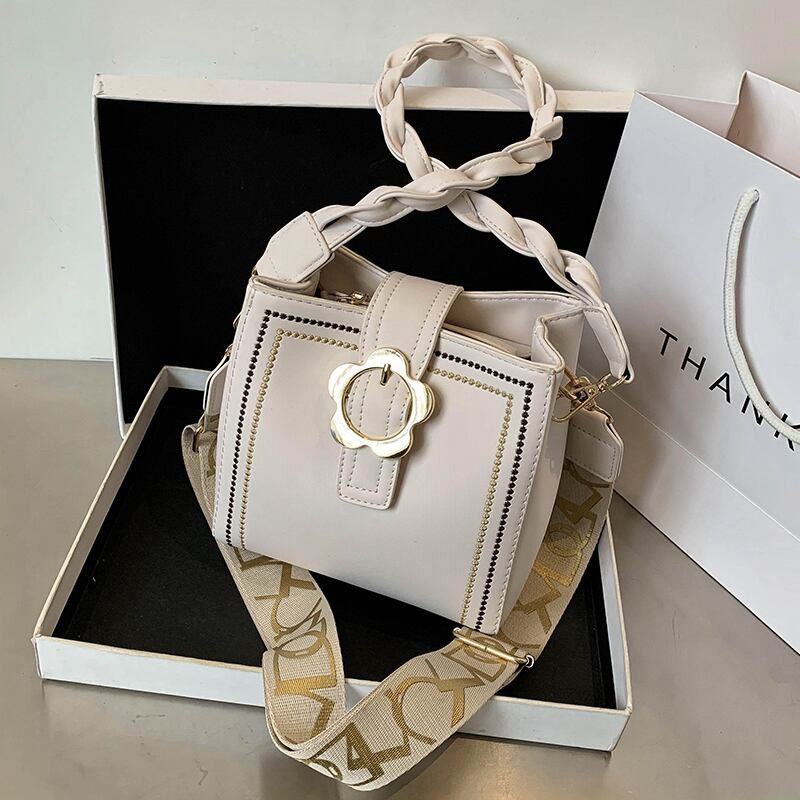 スモールバッグレディースバッグ2020新しいトレンディなファッションワイルドワンショルダーメッセンジャー脇の下のバッグネットレッドエインスタイルハンドバケットバッグ Tiancai_Wing_Bag8236329