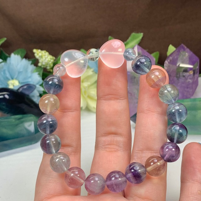 9. リボン風☆フローライト デザインブレスレット