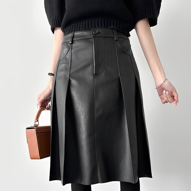 Pleats leather skirt　M112