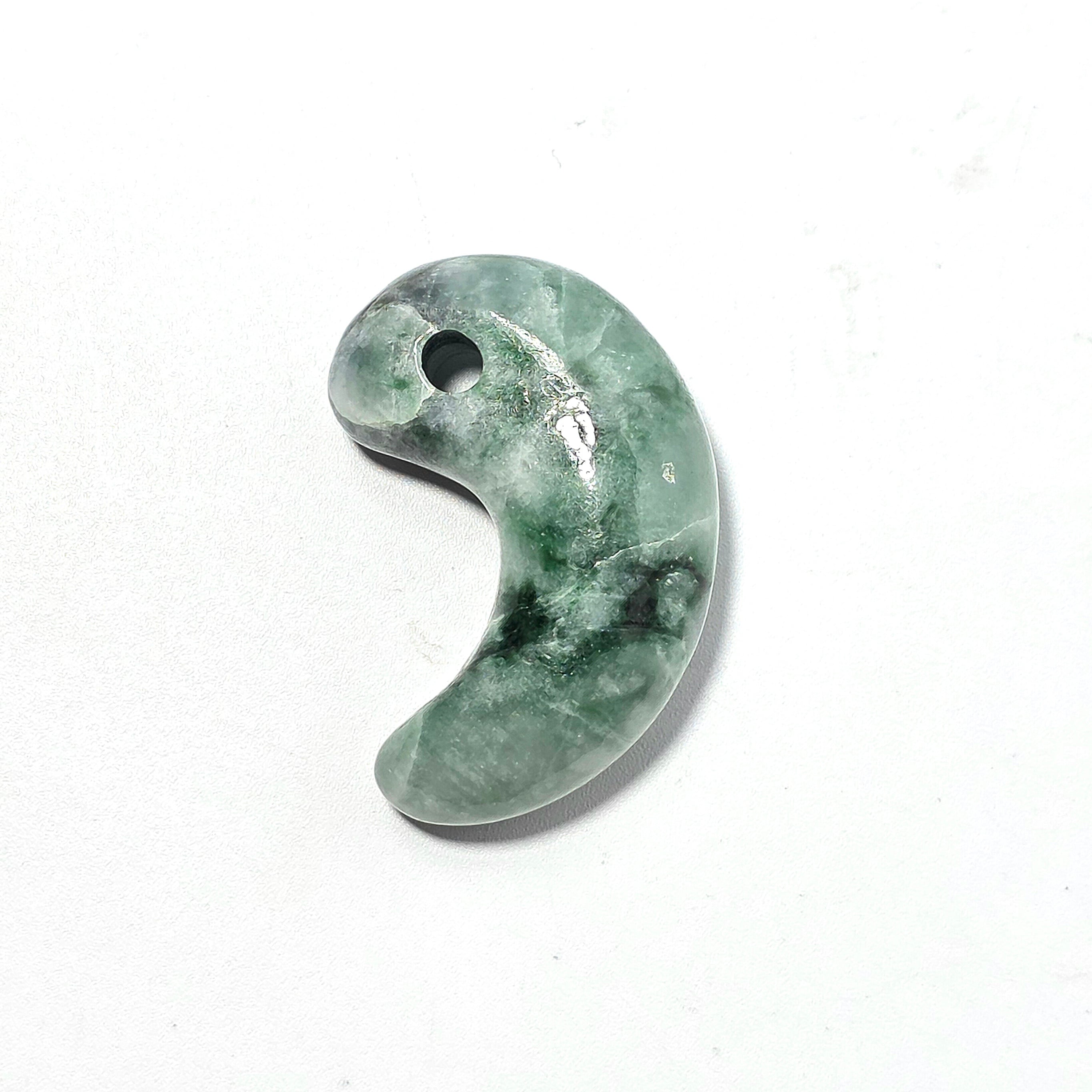 八尺瓊勾玉 | 糸魚川翡翠工芸家 赤羽可行BASE